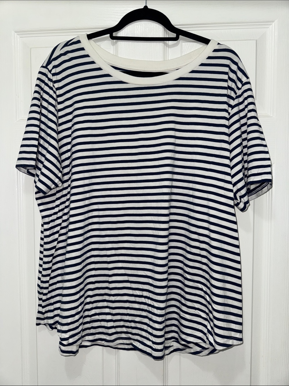 Universal Standard- Striped Short-Sleeve Tee in Navy and White - L